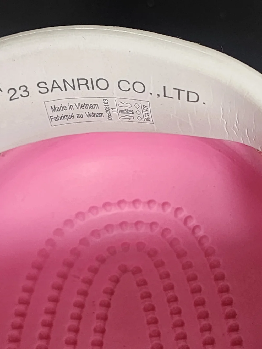 Crocs Sanrio Hello Kitty Pink Classic Clogs Youth J1